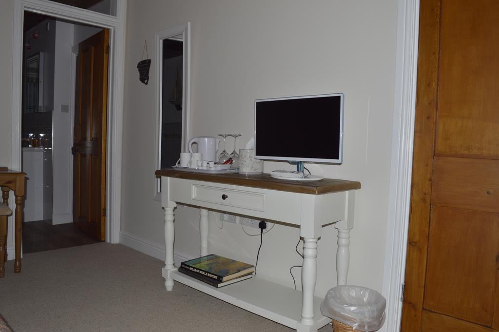 Troedyrhiw Bed & Breakfast Cardigan Rum bild